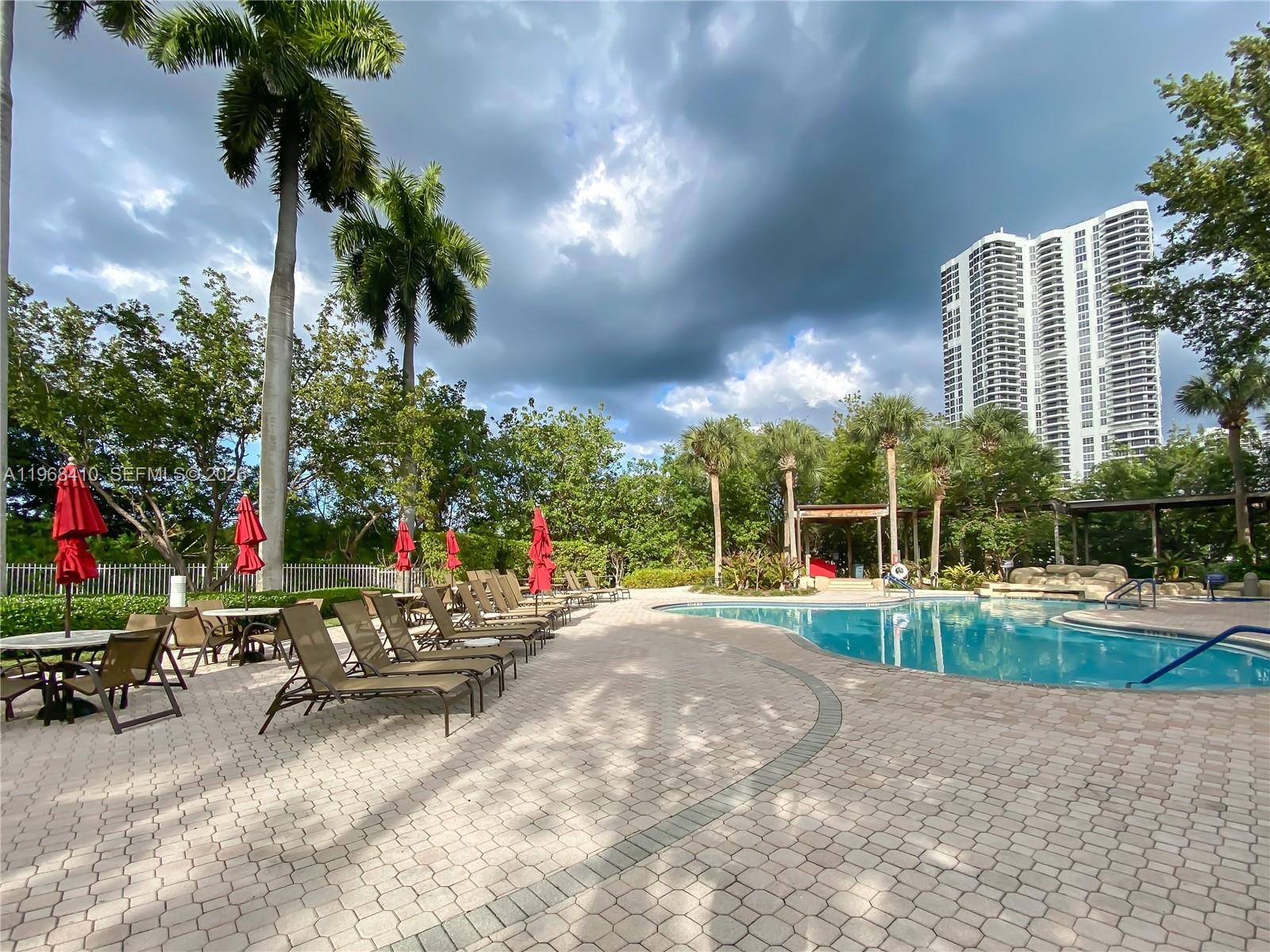 MYSTIC POINTE TOWER 600 C - Residential