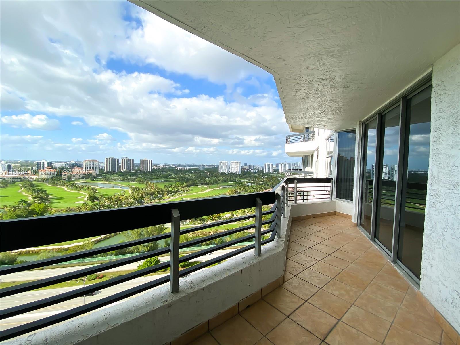 MYSTIC POINTE TOWER 600 C - Residential