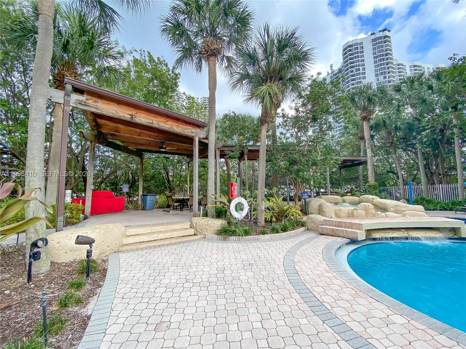 MYSTIC POINTE TOWER 600 C - Residential