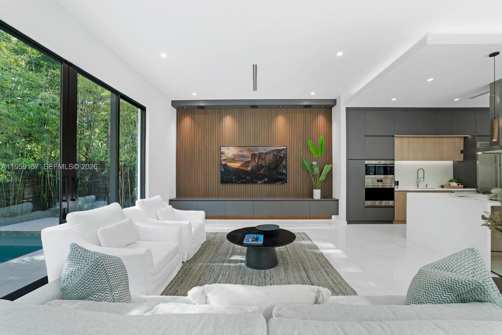 SUNSHINE FRUITS CO - Residential