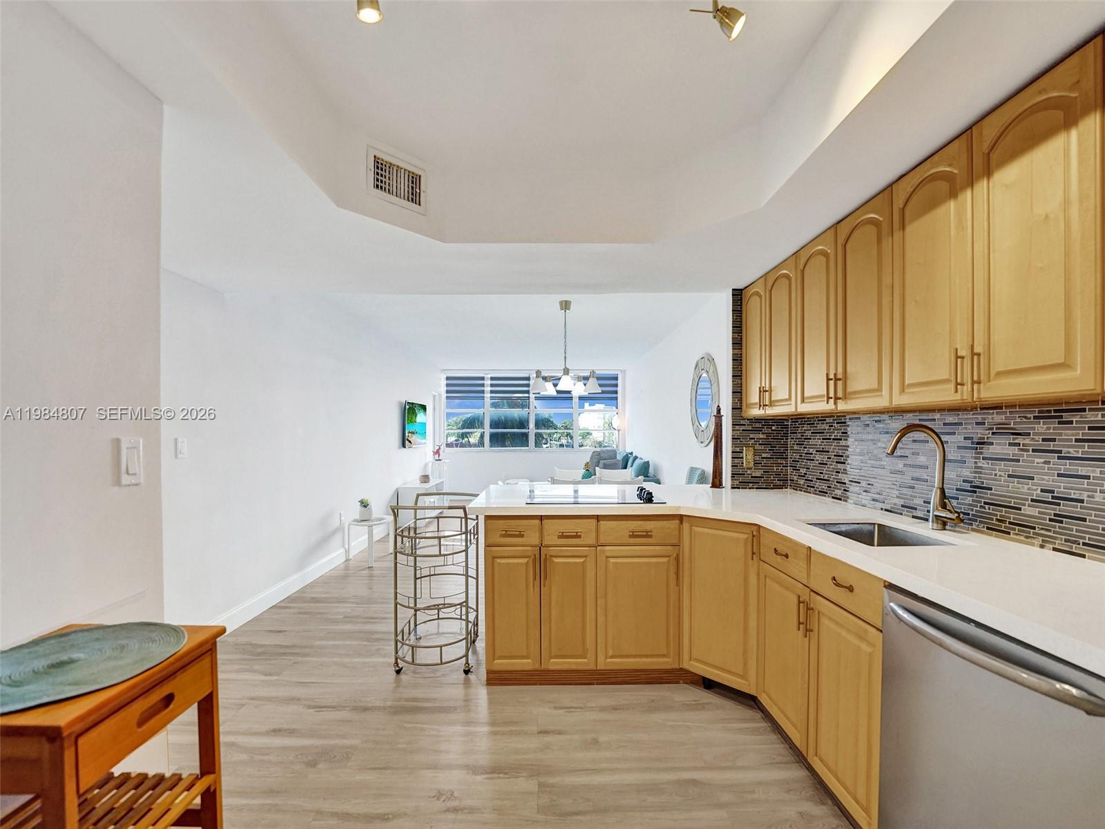 BUCKLEY TOWERS CONDO - EA - Residential