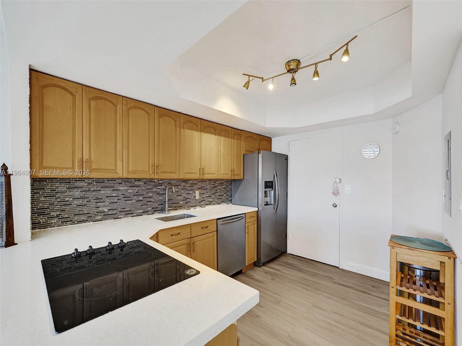 BUCKLEY TOWERS CONDO - EA - Residential