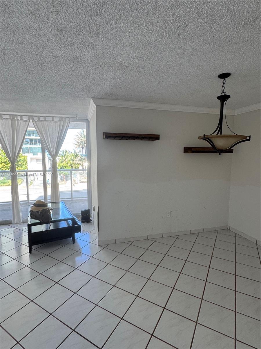 5750 Collins Ave 3K