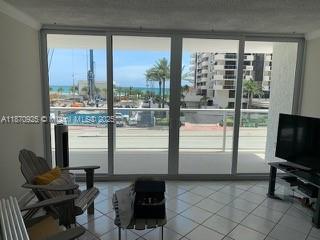 5750 Collins Ave 3K