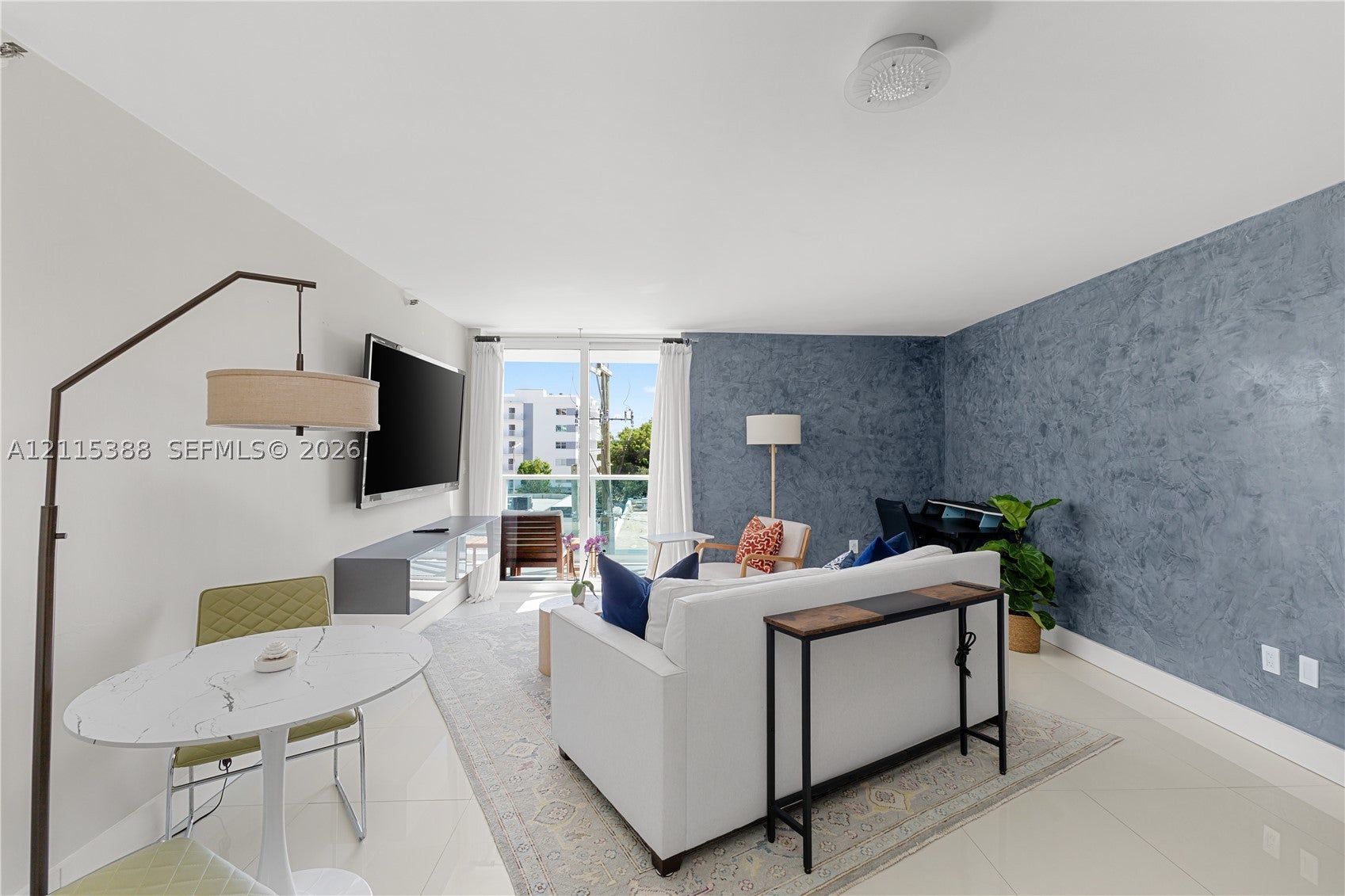 1035 West Ave 404