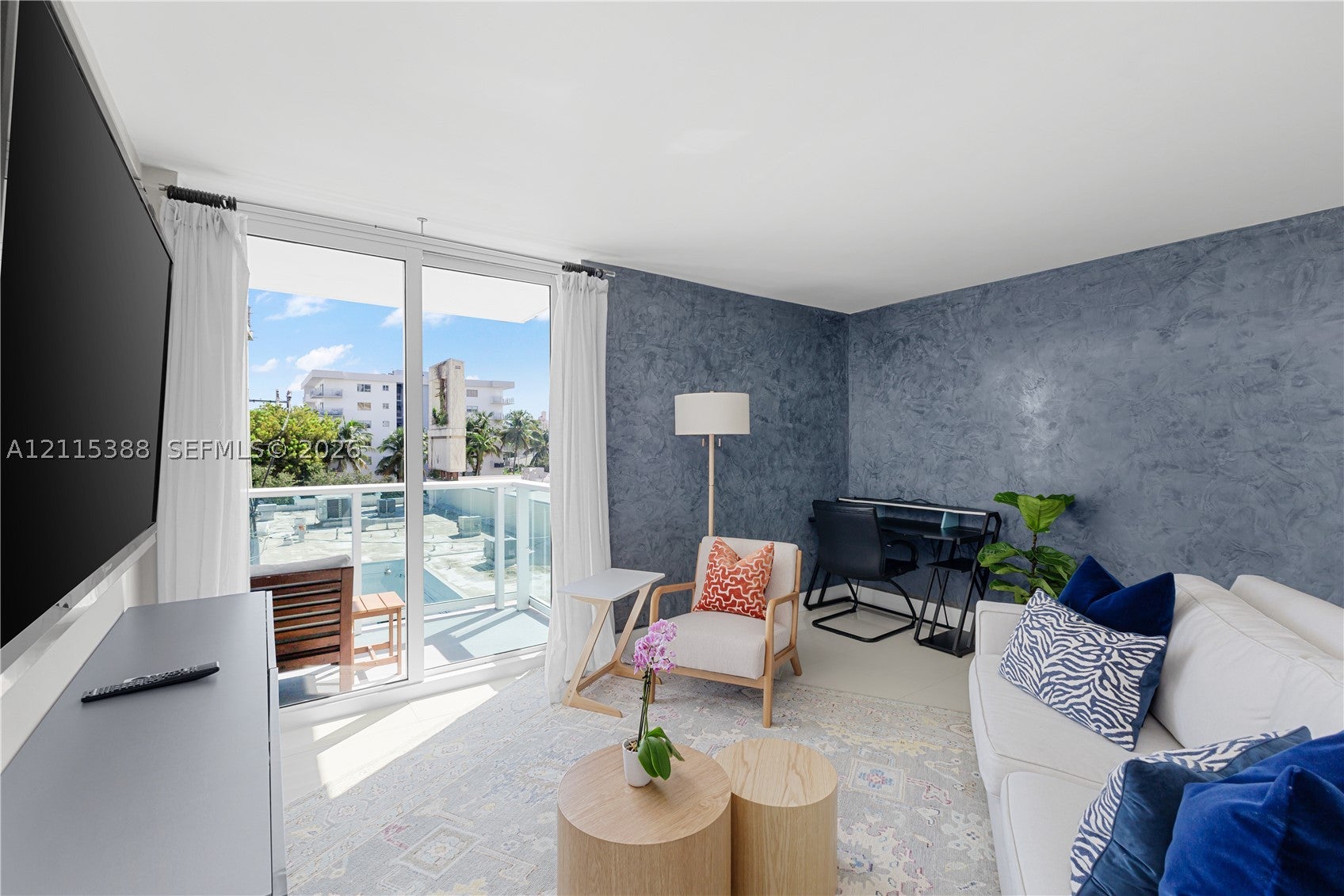 1035 West Ave 404