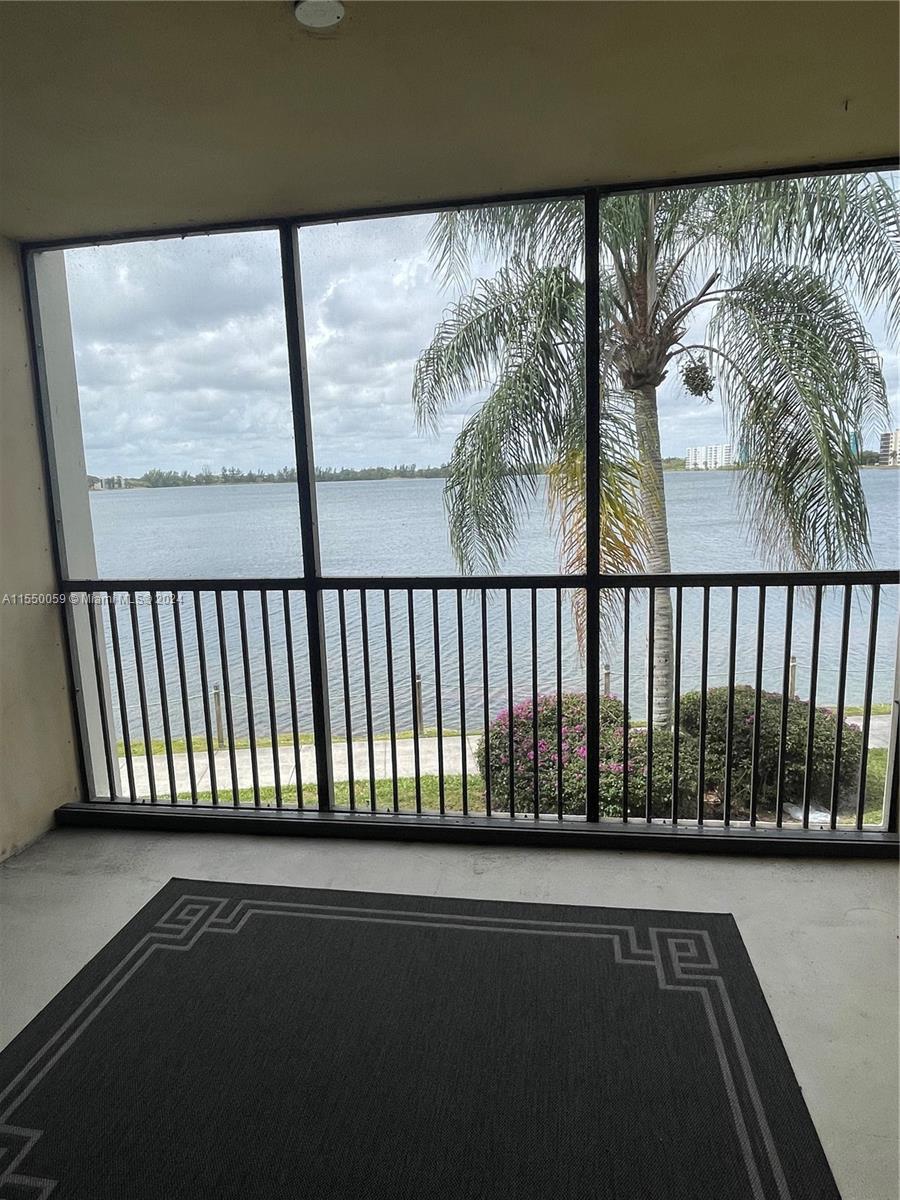 LAKE EMERALD CONDOMINIUM - Residential