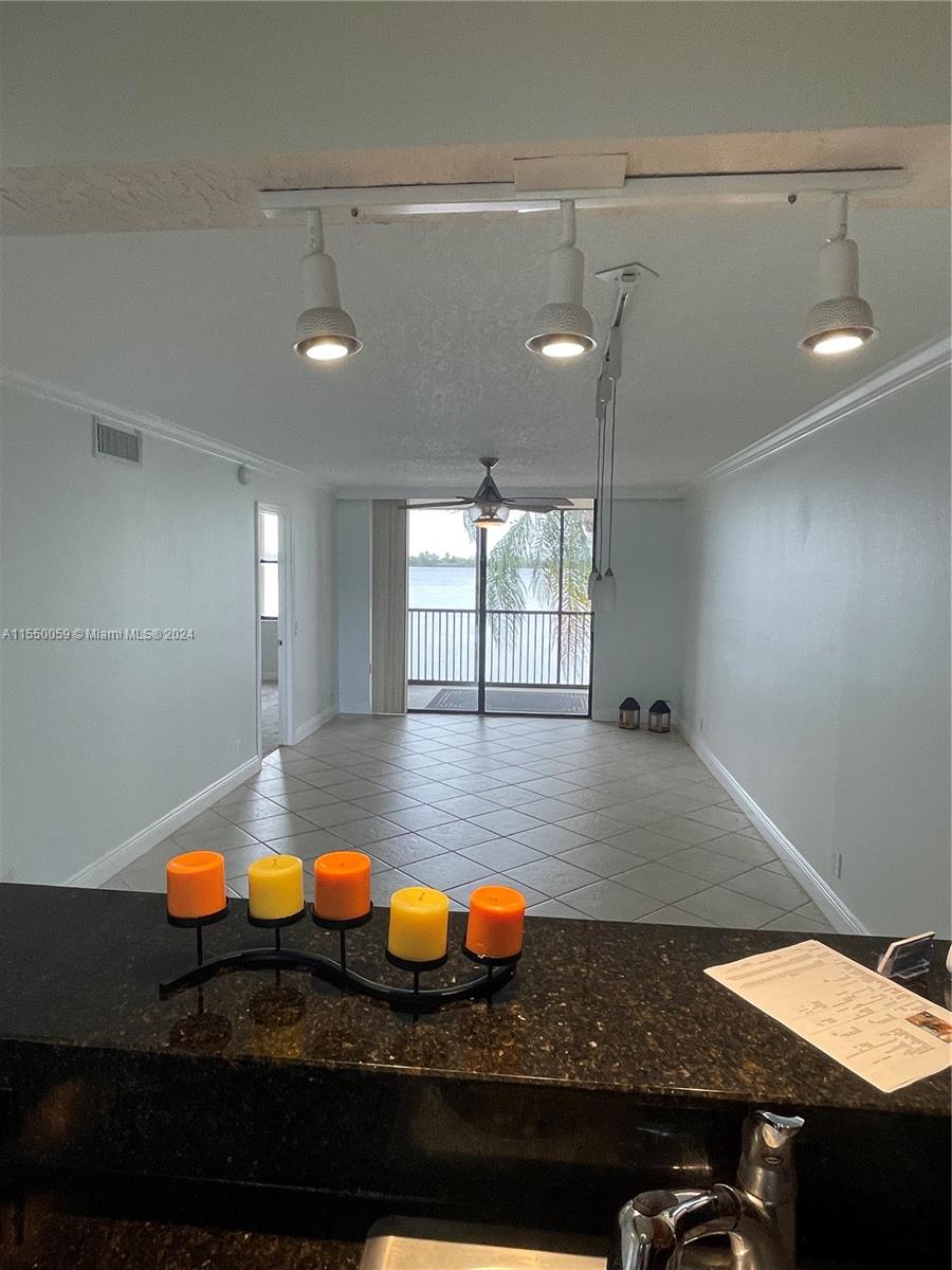 LAKE EMERALD CONDOMINIUM - Residential