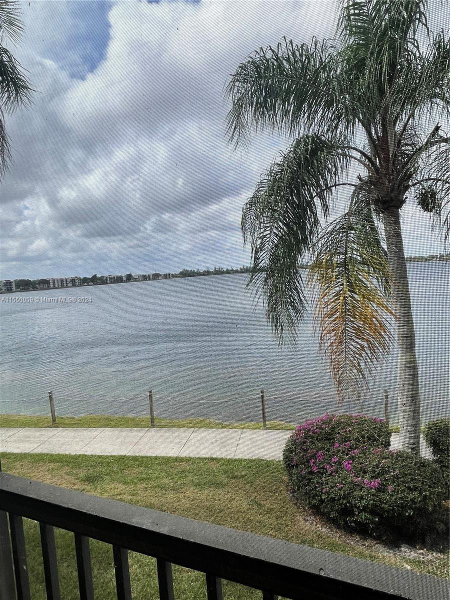 LAKE EMERALD CONDOMINIUM - Residential