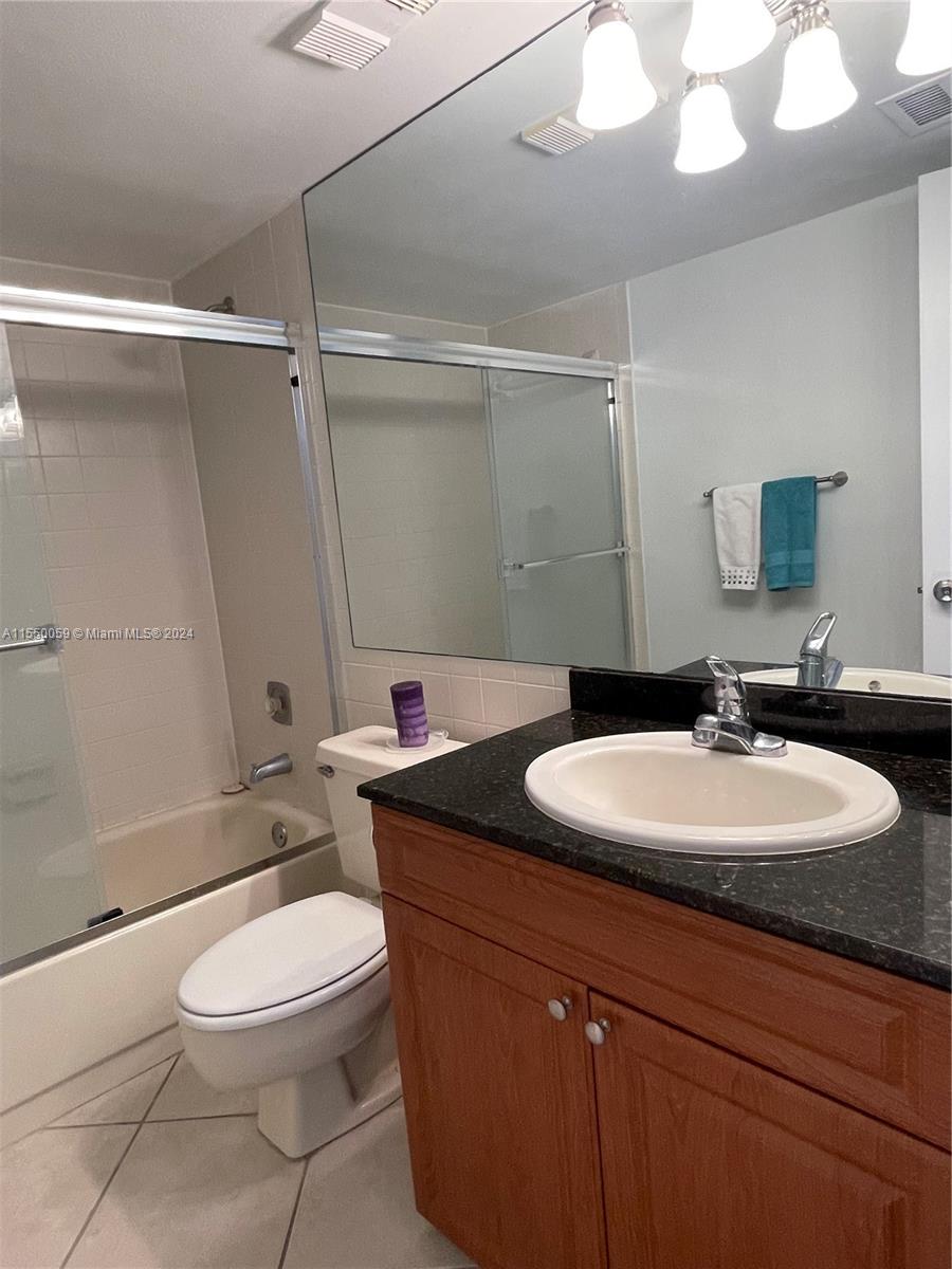 LAKE EMERALD CONDOMINIUM - Residential