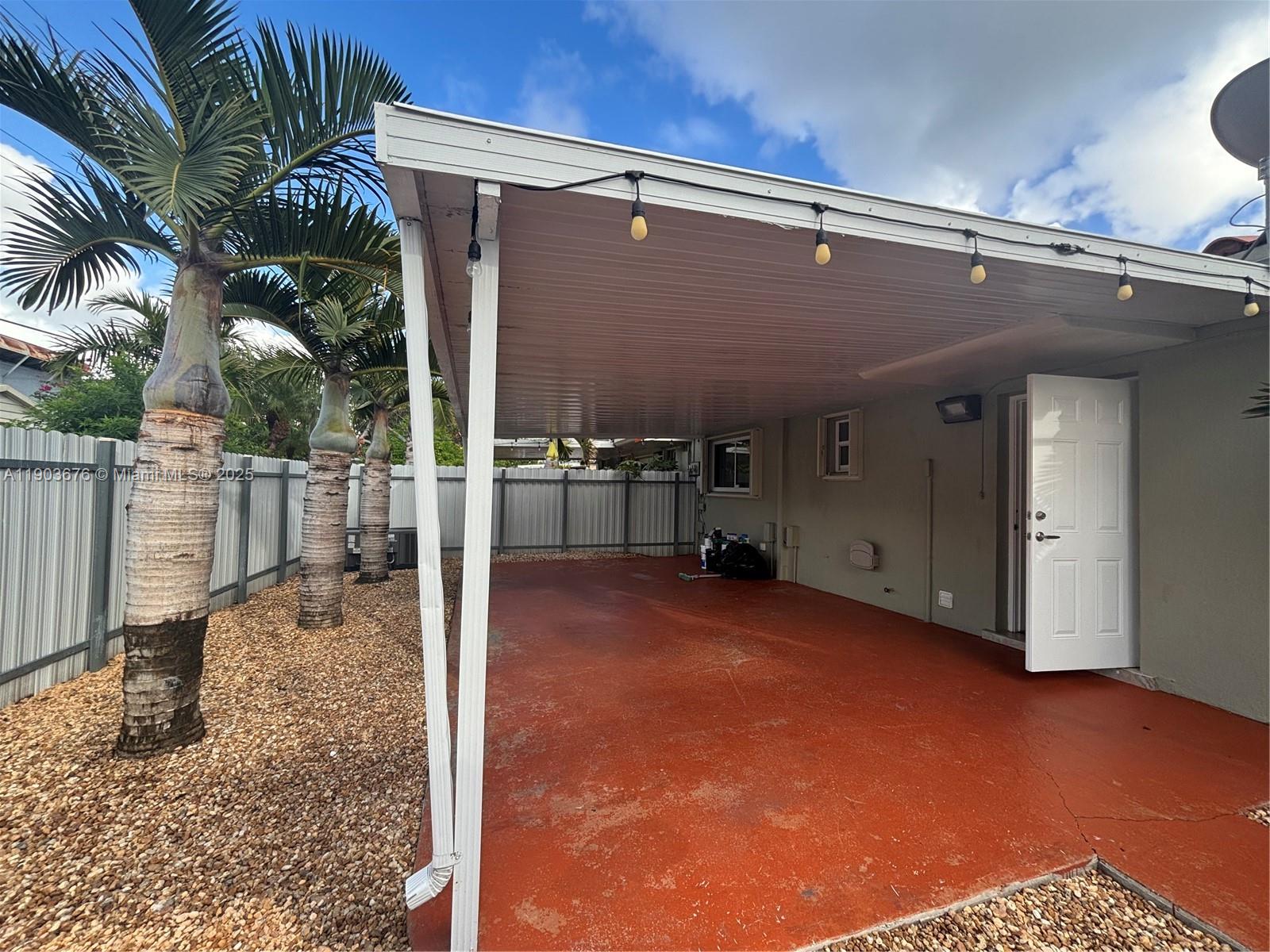 PALM SPRINGS LAKES 2ND AD - Residential Lease