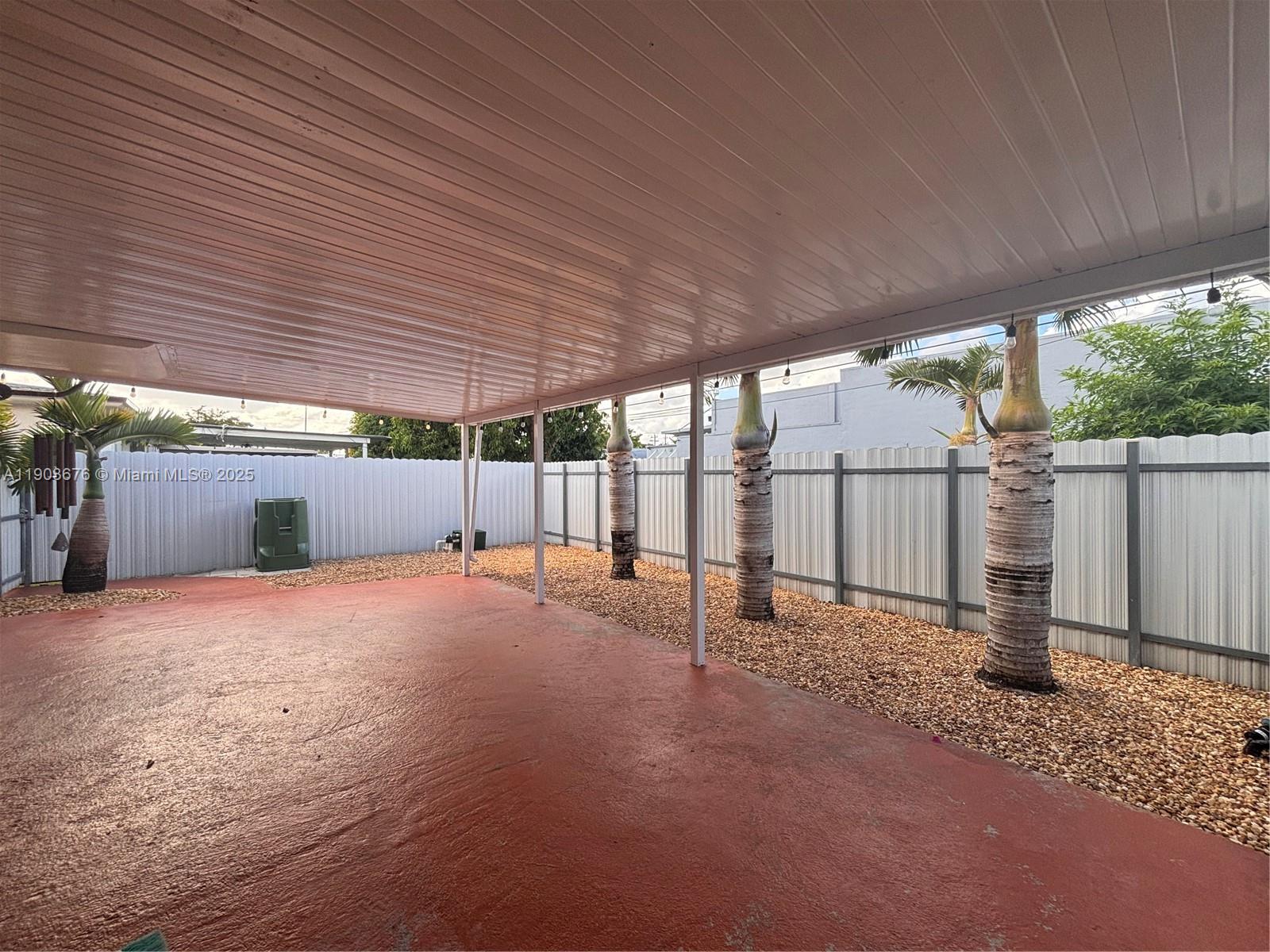 PALM SPRINGS LAKES 2ND AD - Residential Lease