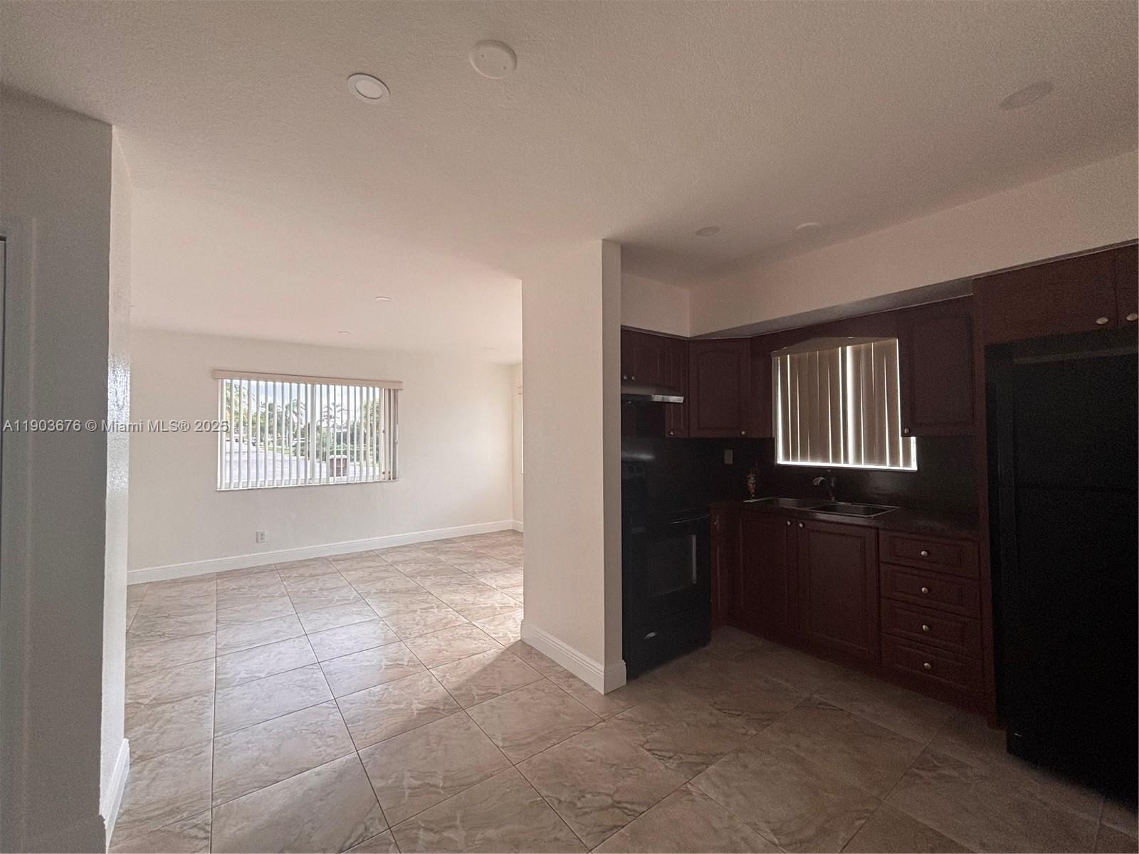 PALM SPRINGS LAKES 2ND AD - Residential Lease