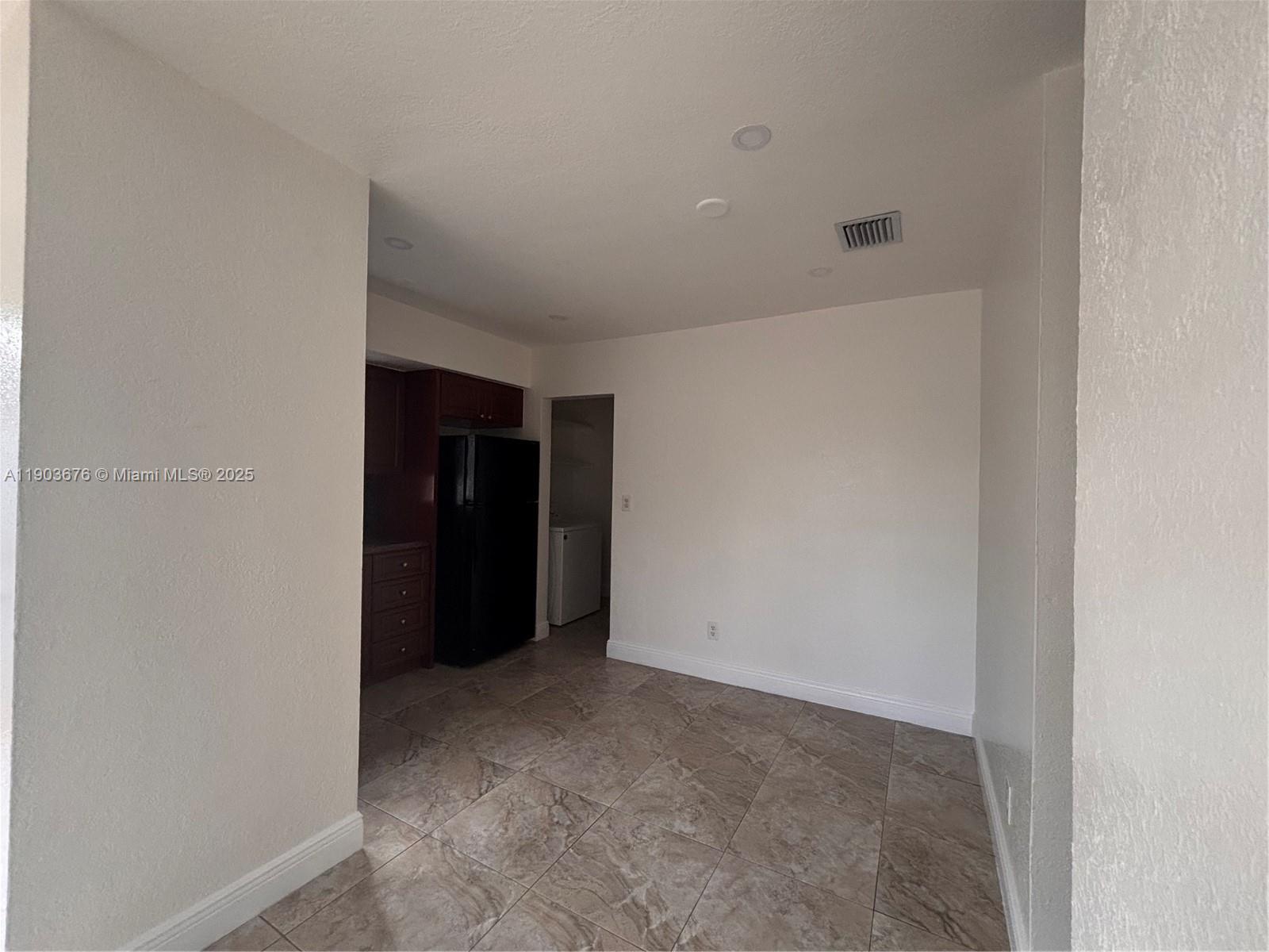 PALM SPRINGS LAKES 2ND AD - Residential Lease