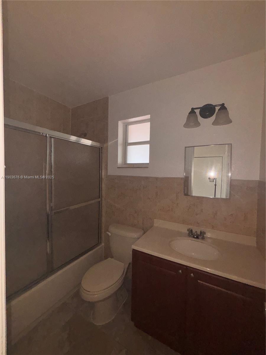 PALM SPRINGS LAKES 2ND AD - Residential Lease