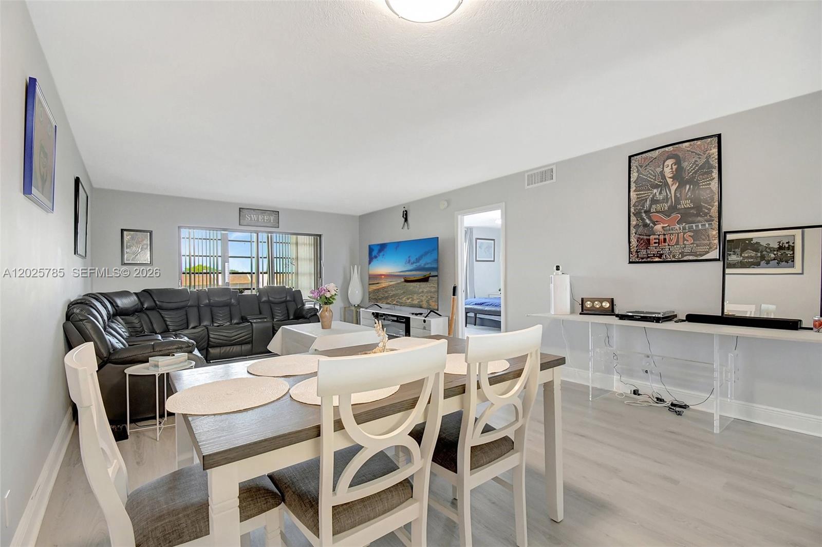 View photos, virtual tours, details... 10145 Sunrise Lakes Blvd 403