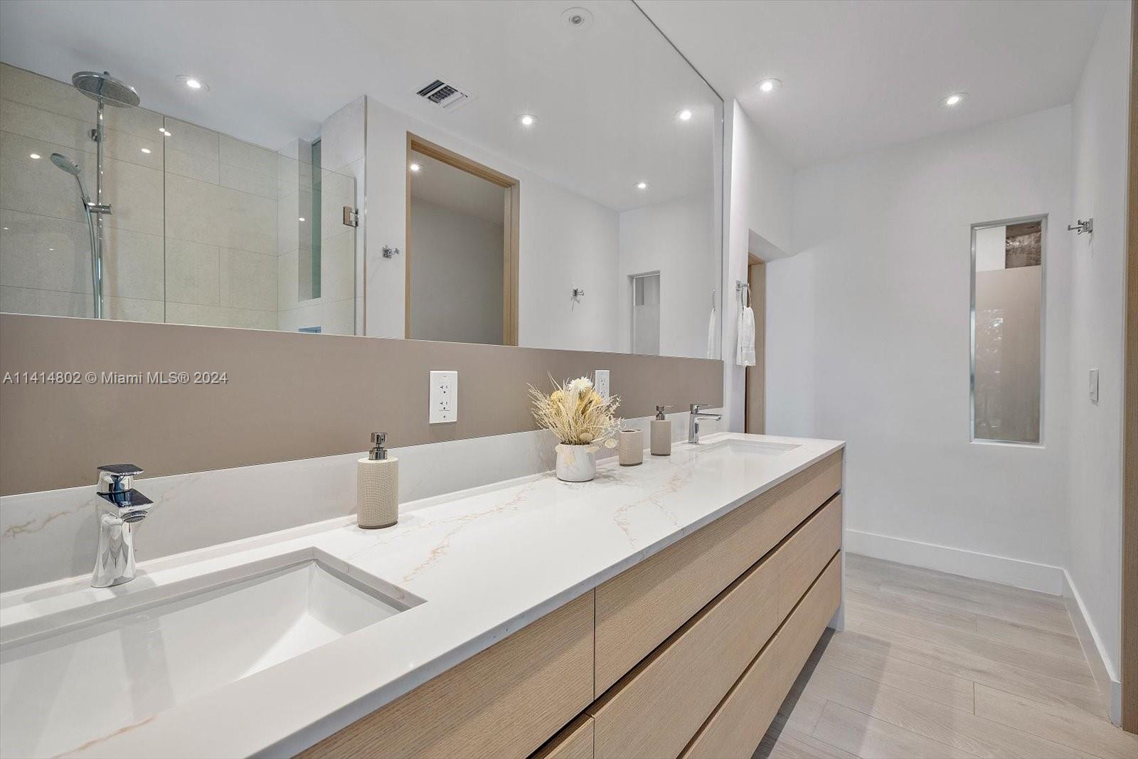 RICHARDS MIAMI SHORES - Residential