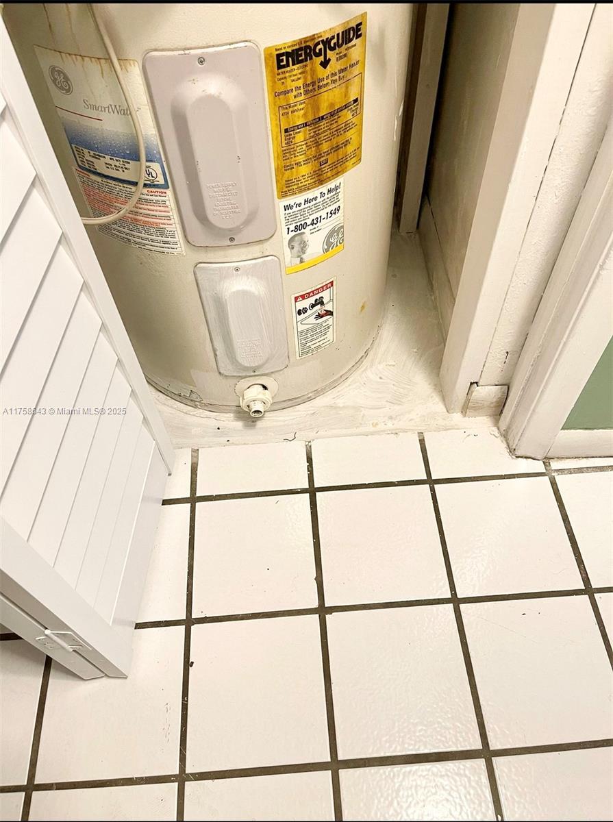 LAKES OF INVERRARY CONDO - Residential