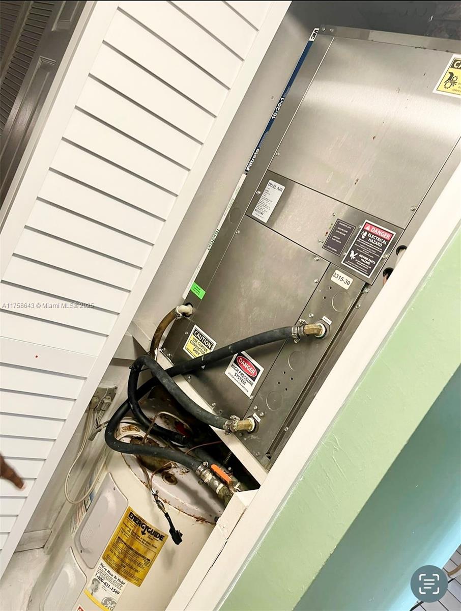 LAKES OF INVERRARY CONDO - Residential