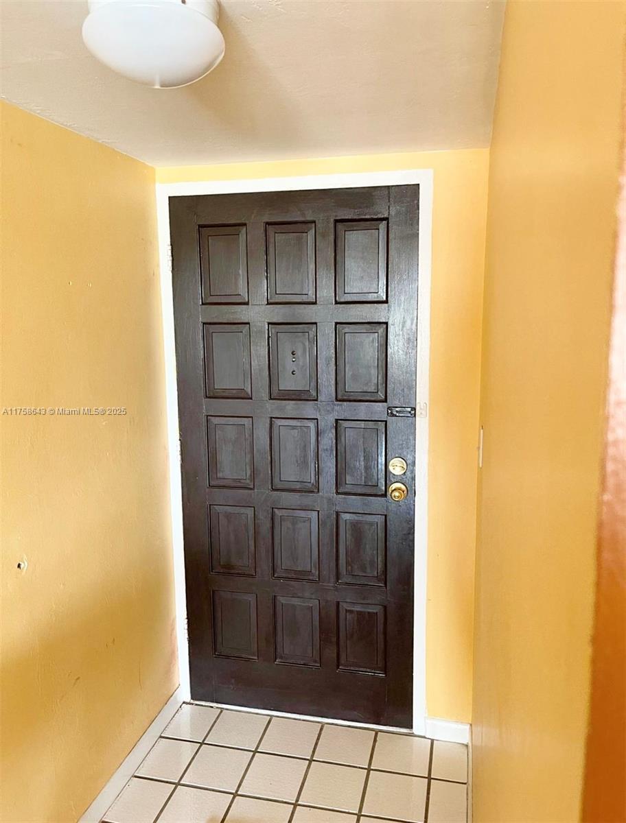 LAKES OF INVERRARY CONDO - Residential