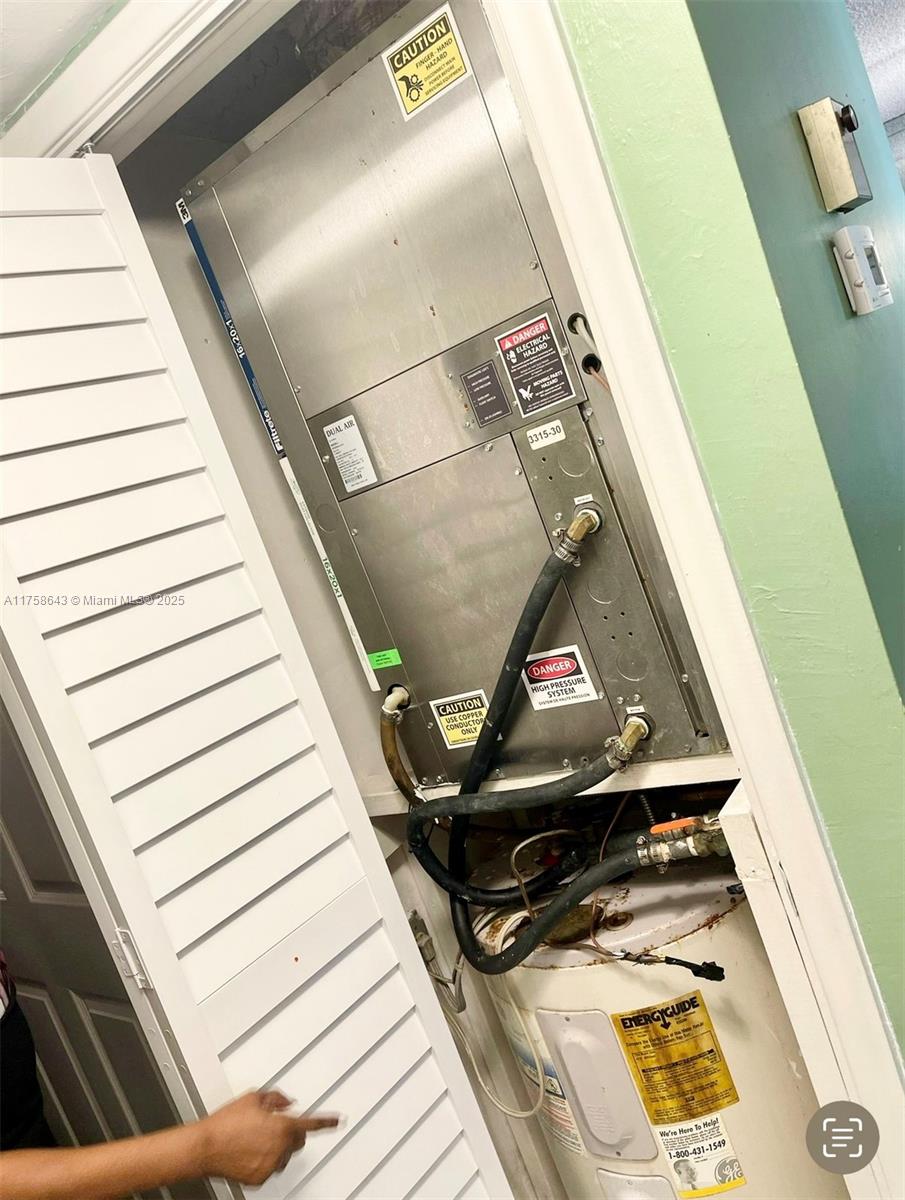 LAKES OF INVERRARY CONDO - Residential