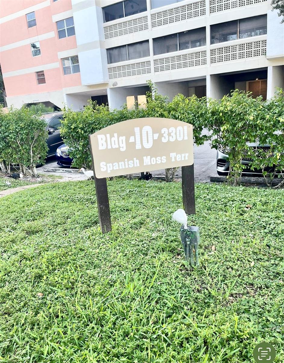 LAKES OF INVERRARY CONDO - Residential