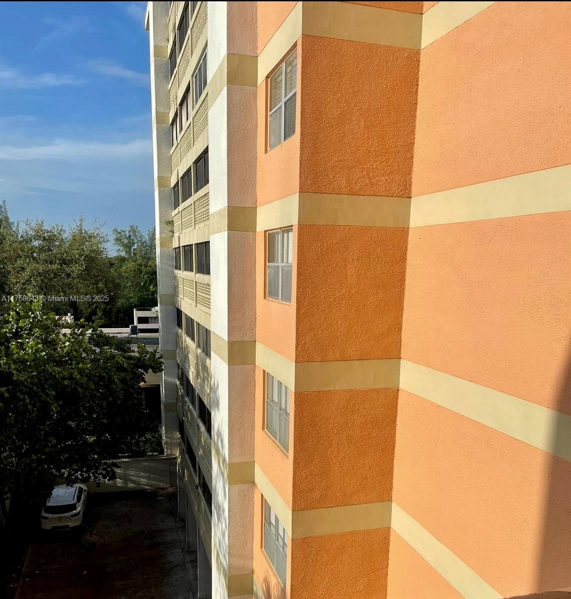 LAKES OF INVERRARY CONDO - Residential