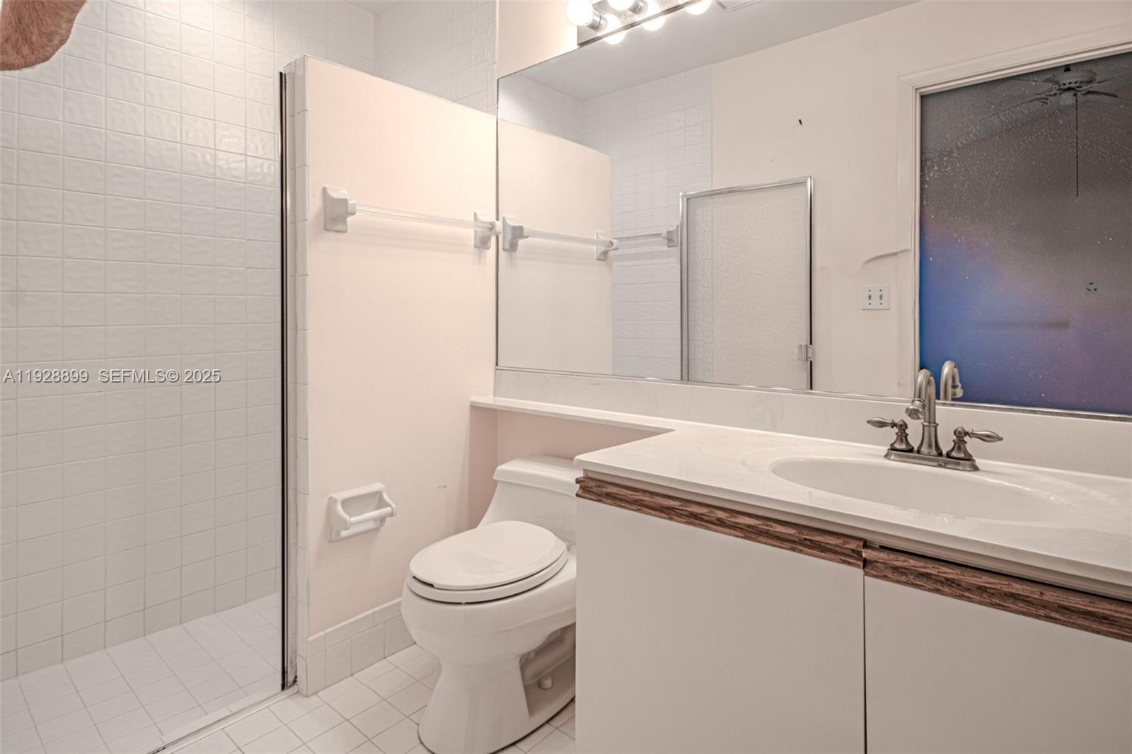 BAY WINDS 4 - Residential