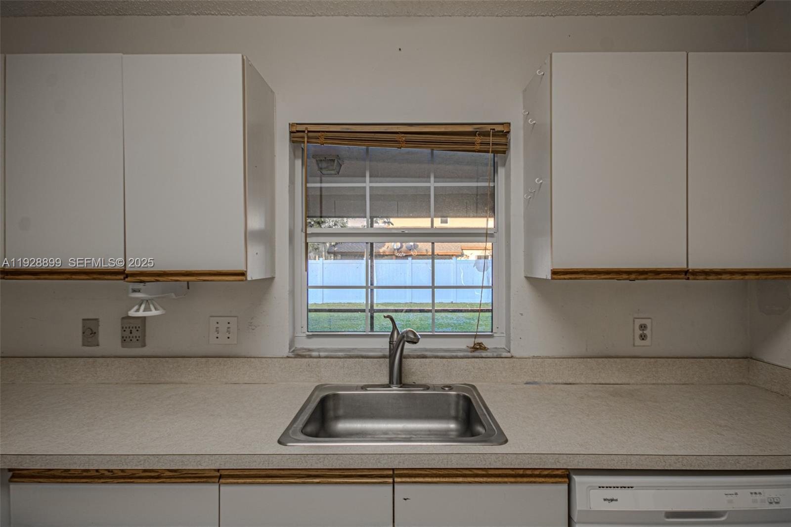 BAY WINDS 4 - Residential