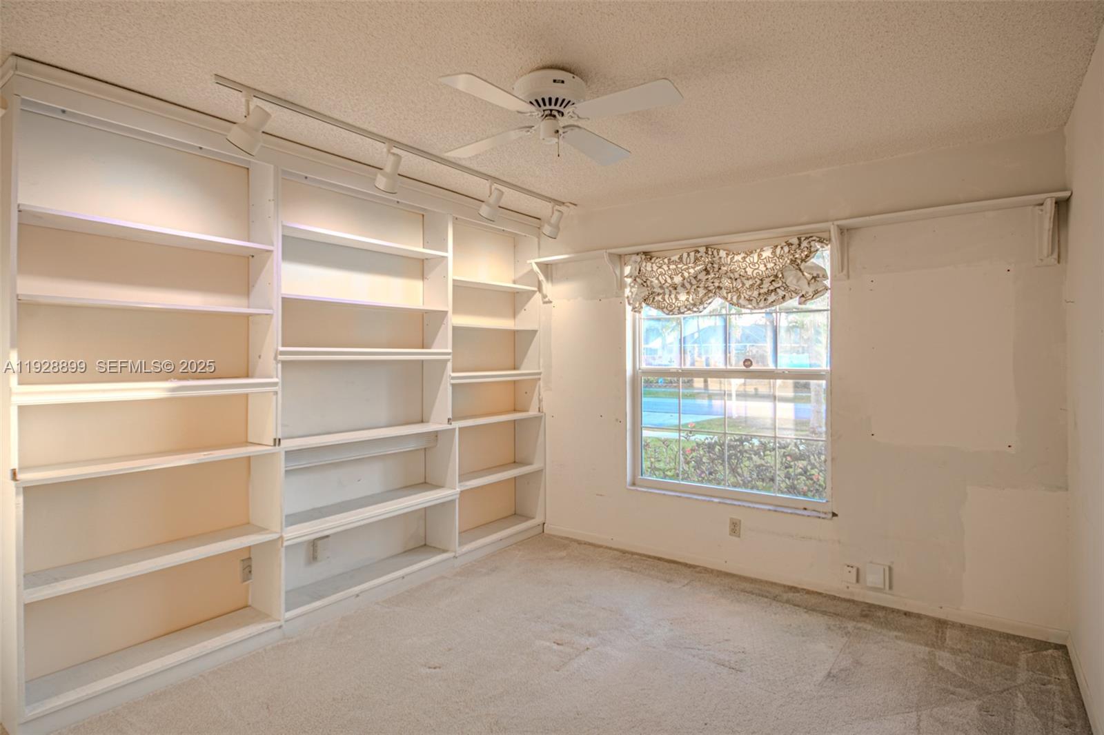 BAY WINDS 4 - Residential