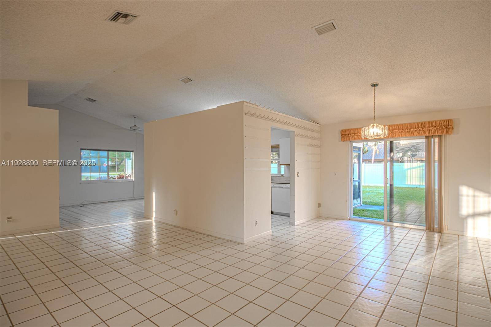 BAY WINDS 4 - Residential