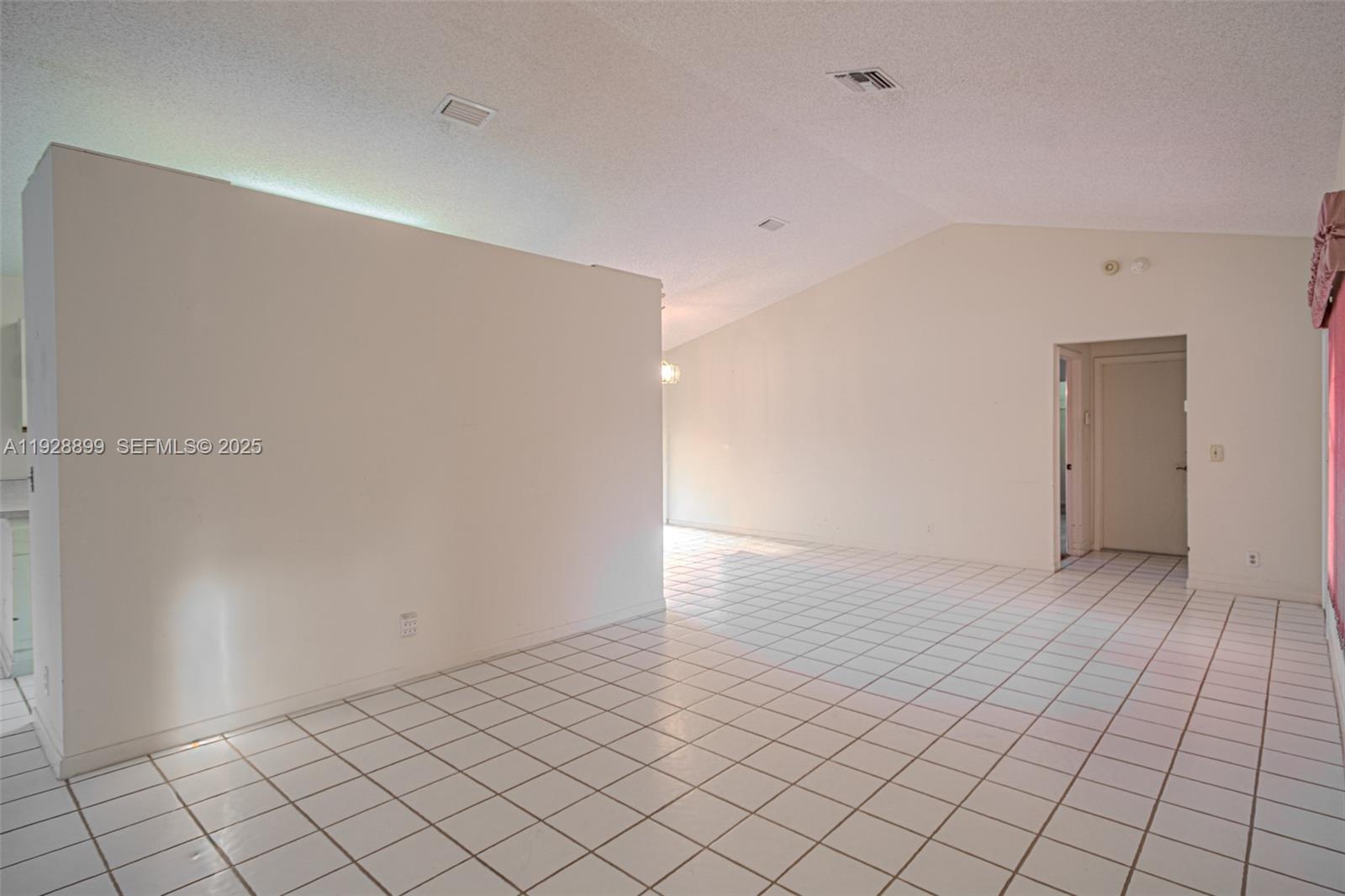 BAY WINDS 4 - Residential