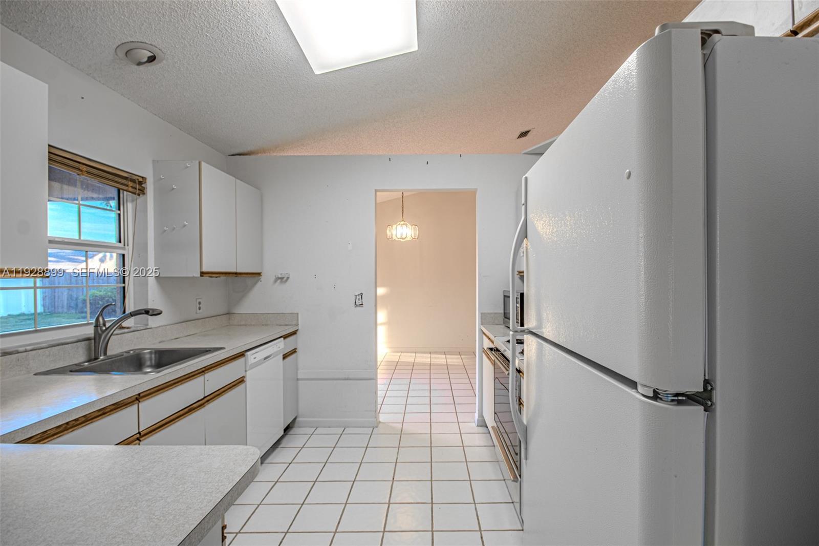 BAY WINDS 4 - Residential