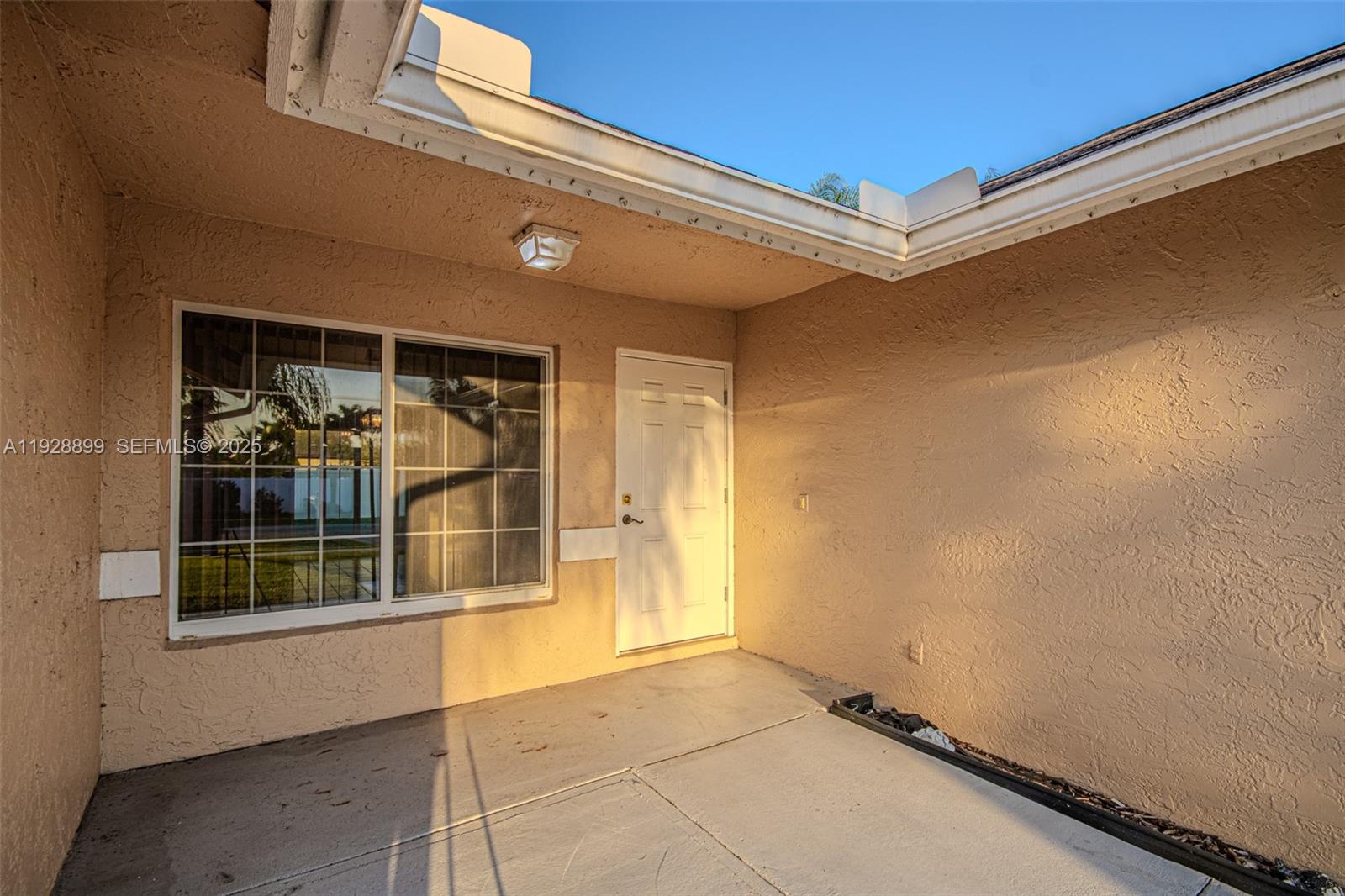 BAY WINDS 4 - Residential