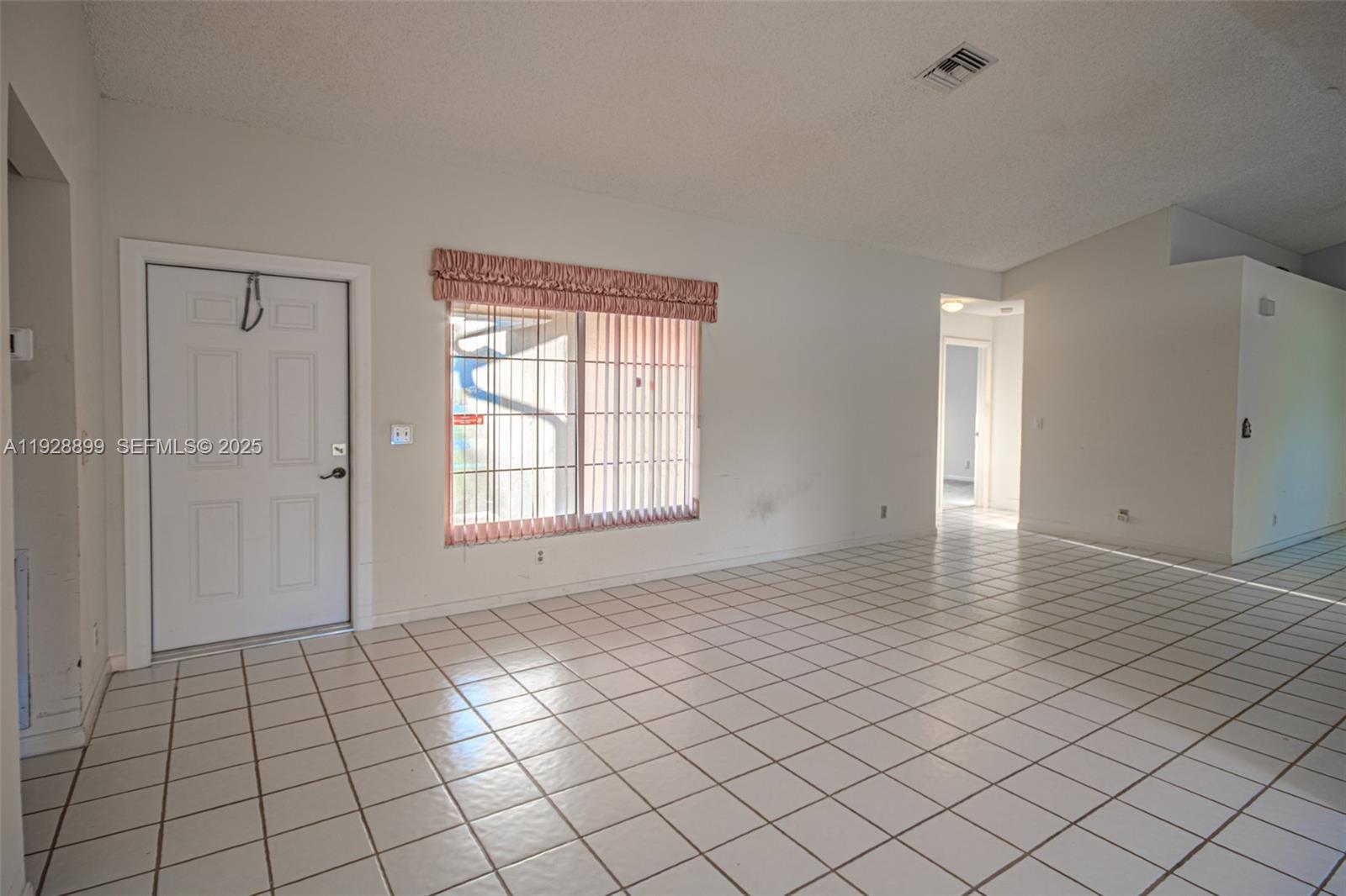 BAY WINDS 4 - Residential