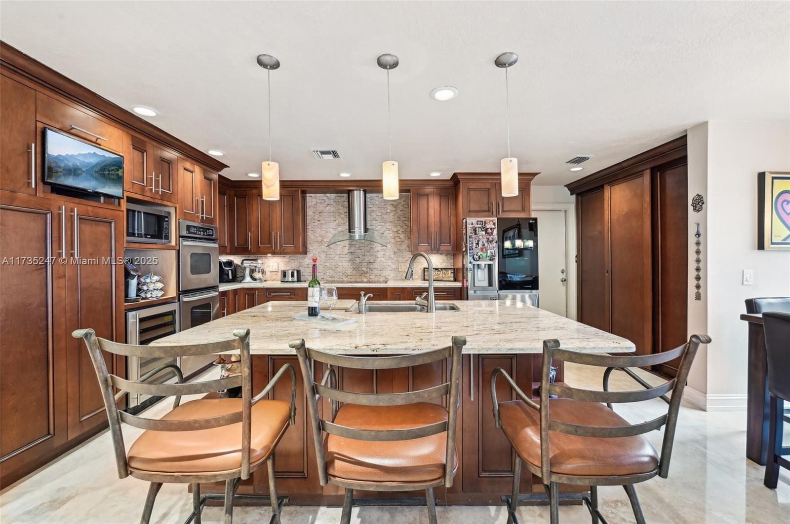 10780 Santa Fe Dr