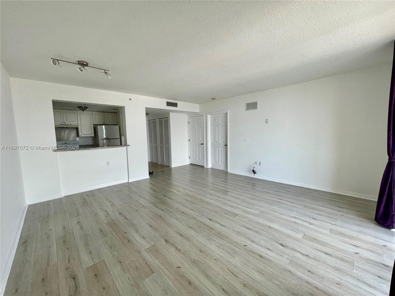 BRICKELL VISTA CONDO - Residential Lease