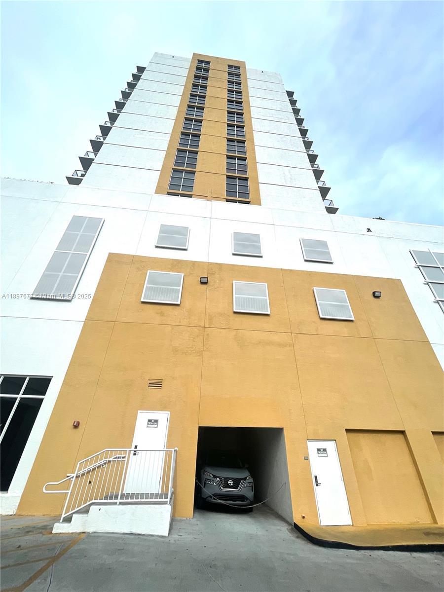 BRICKELL VISTA CONDO - Residential Lease