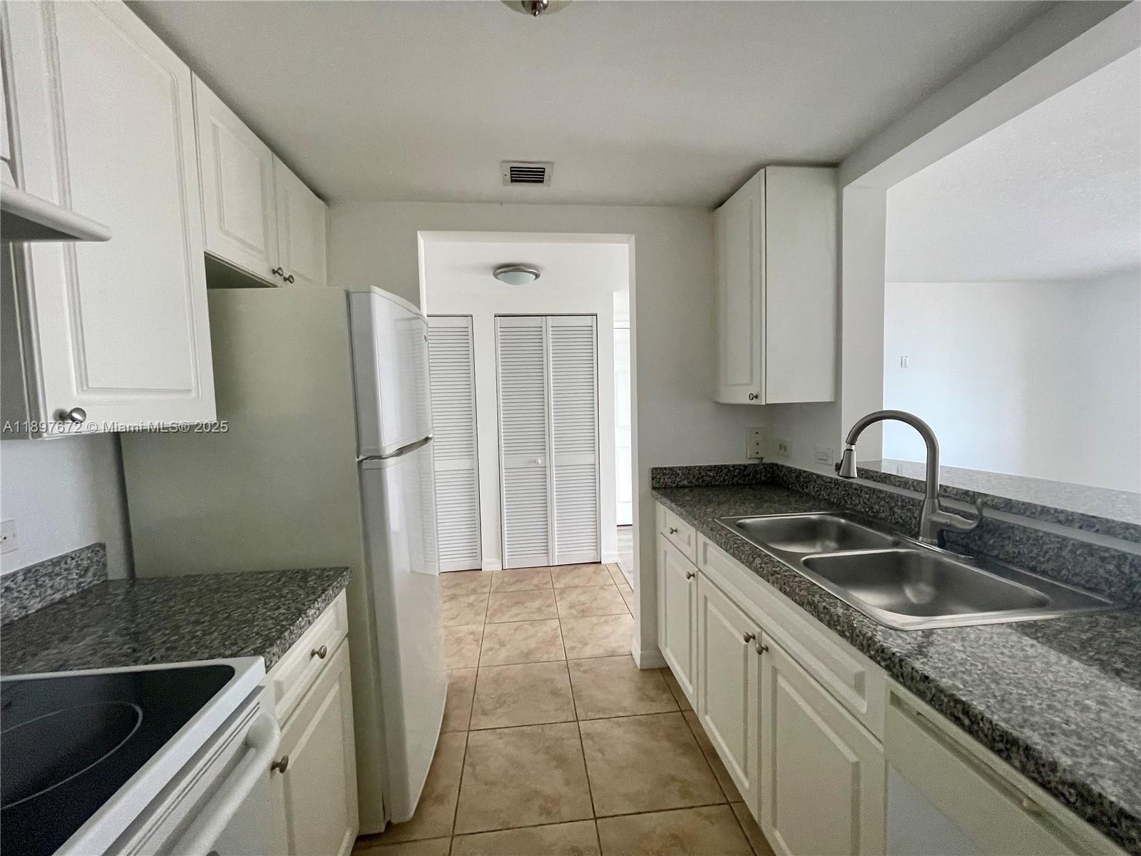 BRICKELL VISTA CONDO - Residential Lease