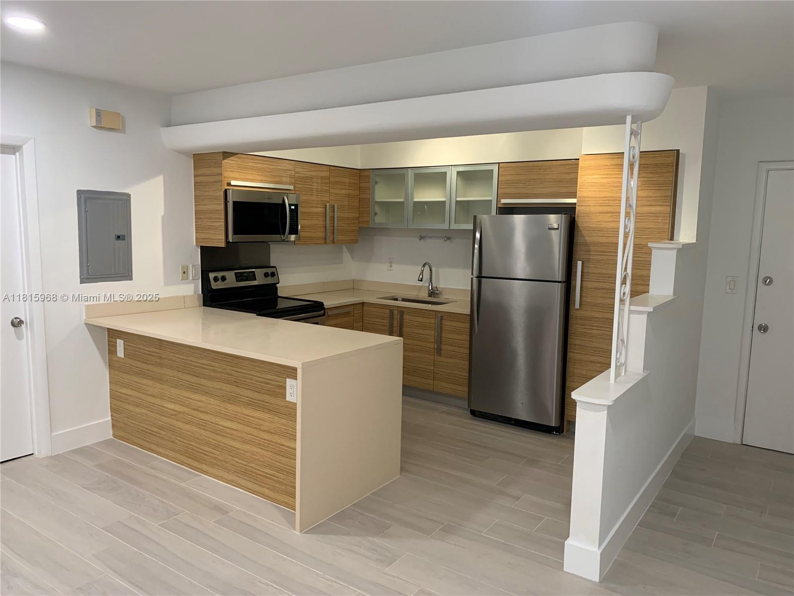 Rental Property at 315 Majorca Ave 3, Coral Gables, Broward County, Florida - Bedrooms: 2 
Bathrooms: 1  - $2,600 MO.