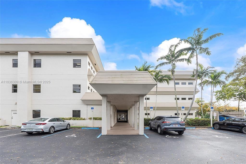 2699 Stirling Rd 305-A, Hollywood, FL, 33312/$585,000 1 2699 Stirling Rd 305-A