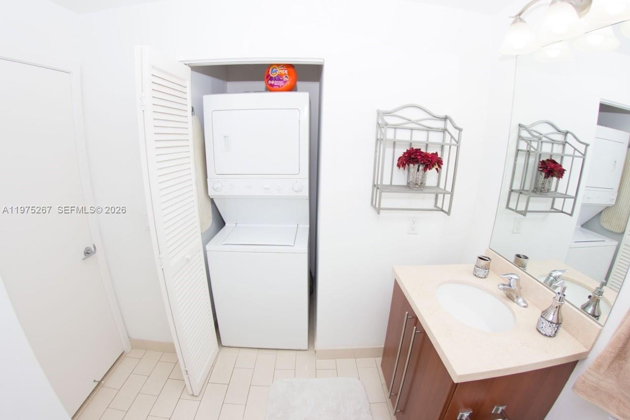 THE AXIS ON BRICKELL COND - Residential Lease