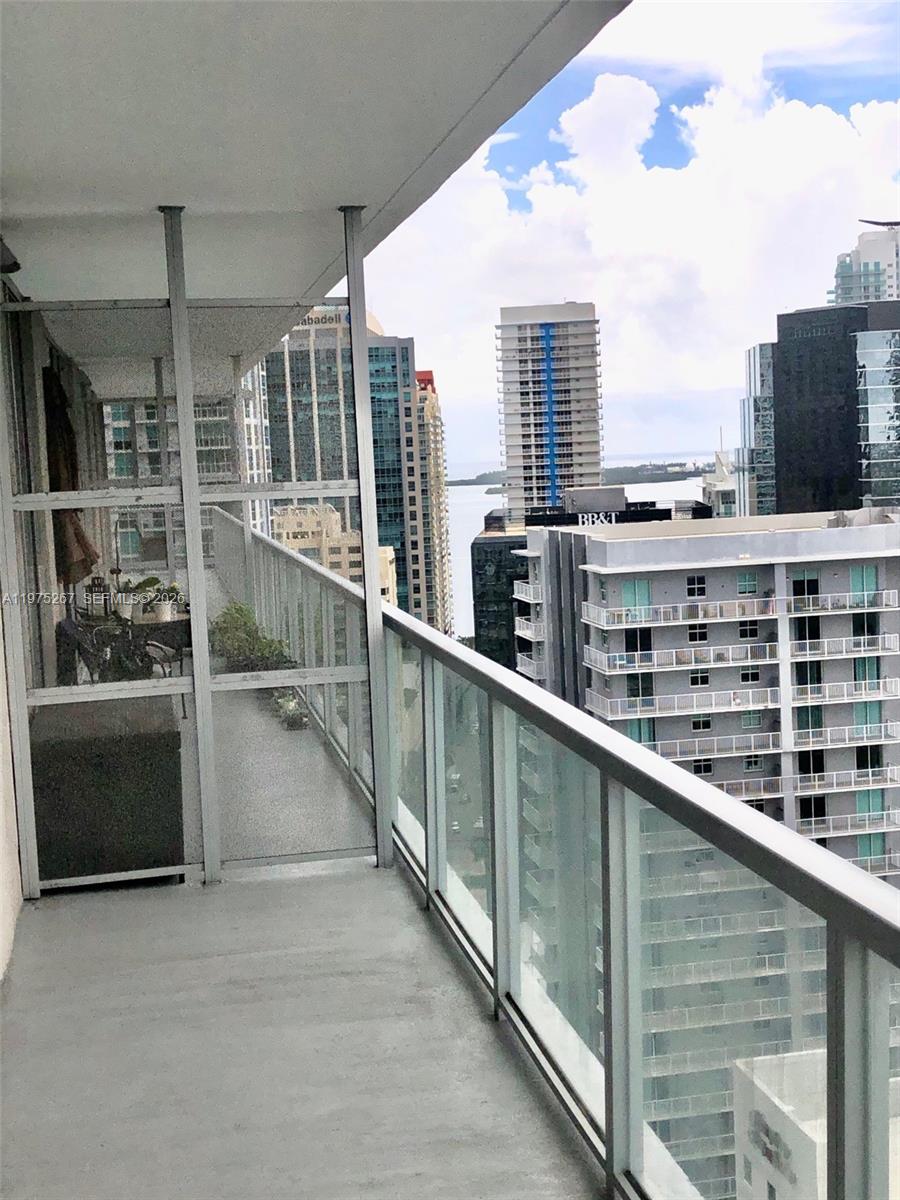 THE AXIS ON BRICKELL COND - Residential Lease