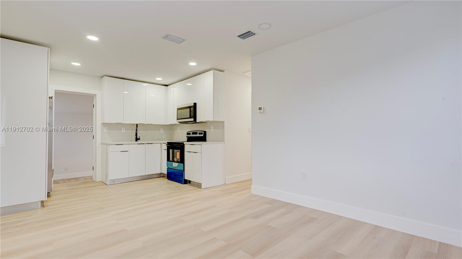 SUNRISE HEIGHTS - Residential Lease