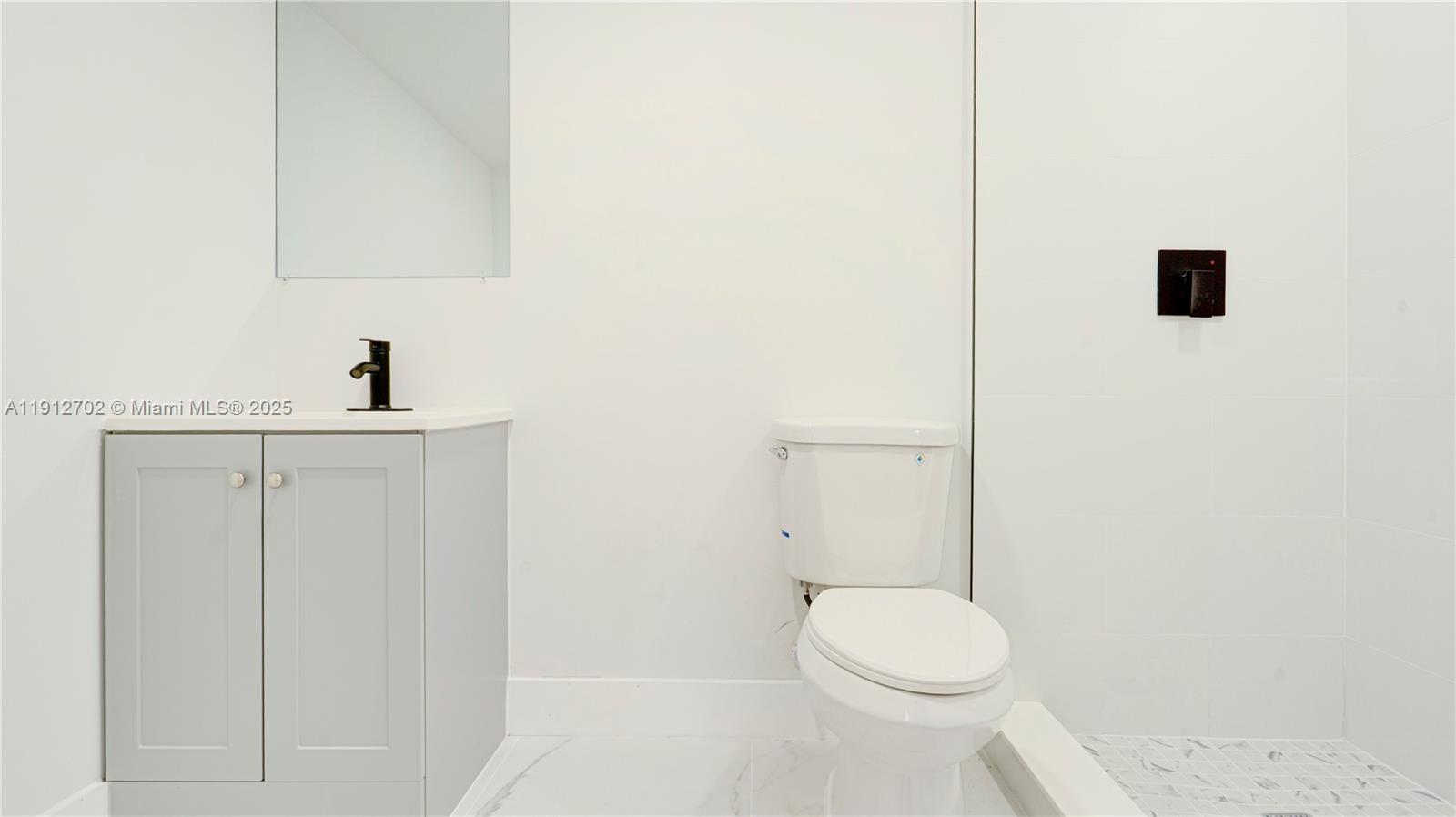 SUNRISE HEIGHTS - Residential Lease