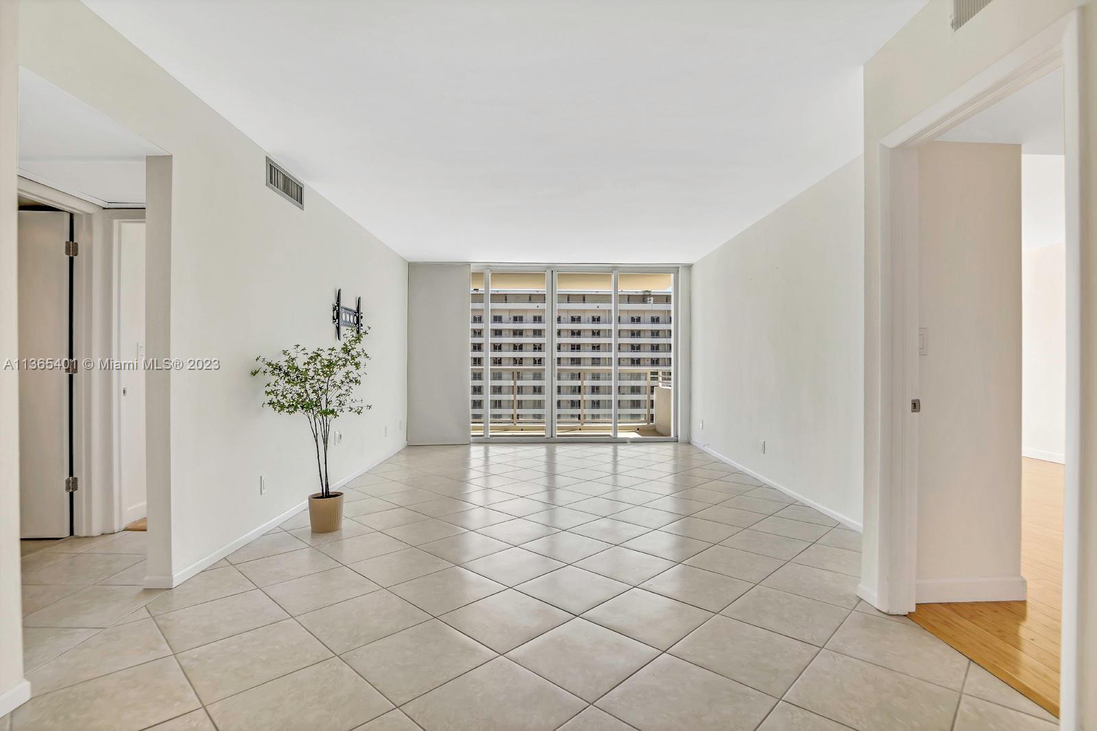 5600 CONDO - Residential