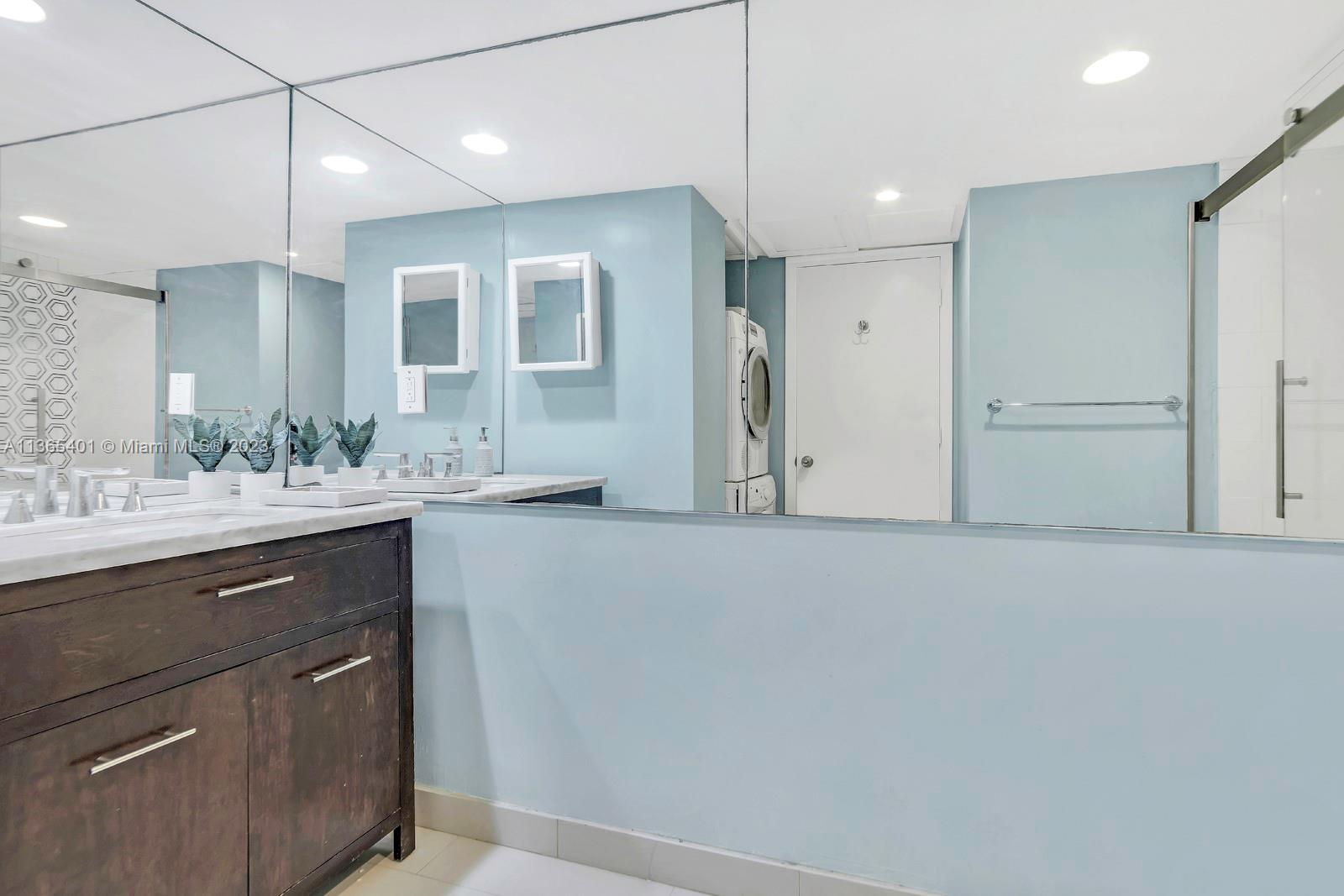 5600 CONDO - Residential