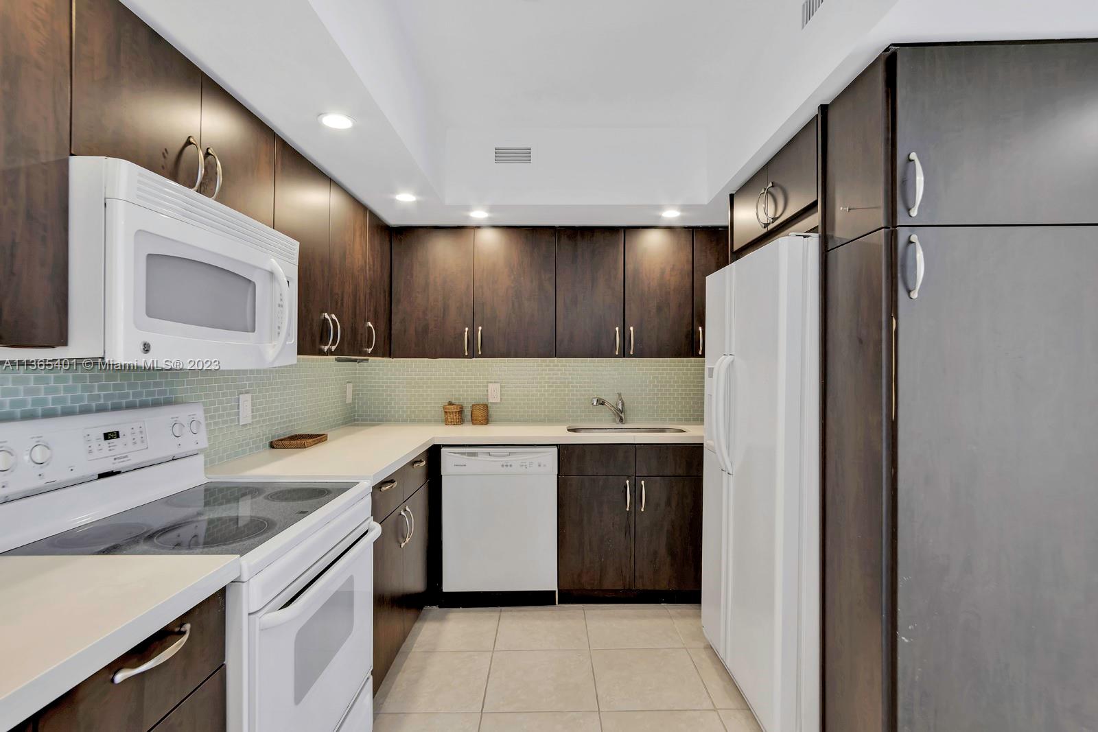 5600 CONDO - Residential