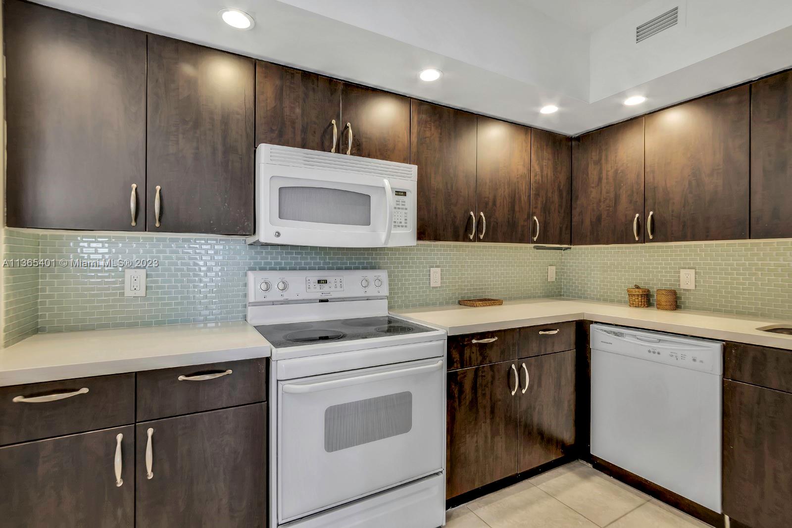 5600 CONDO - Residential