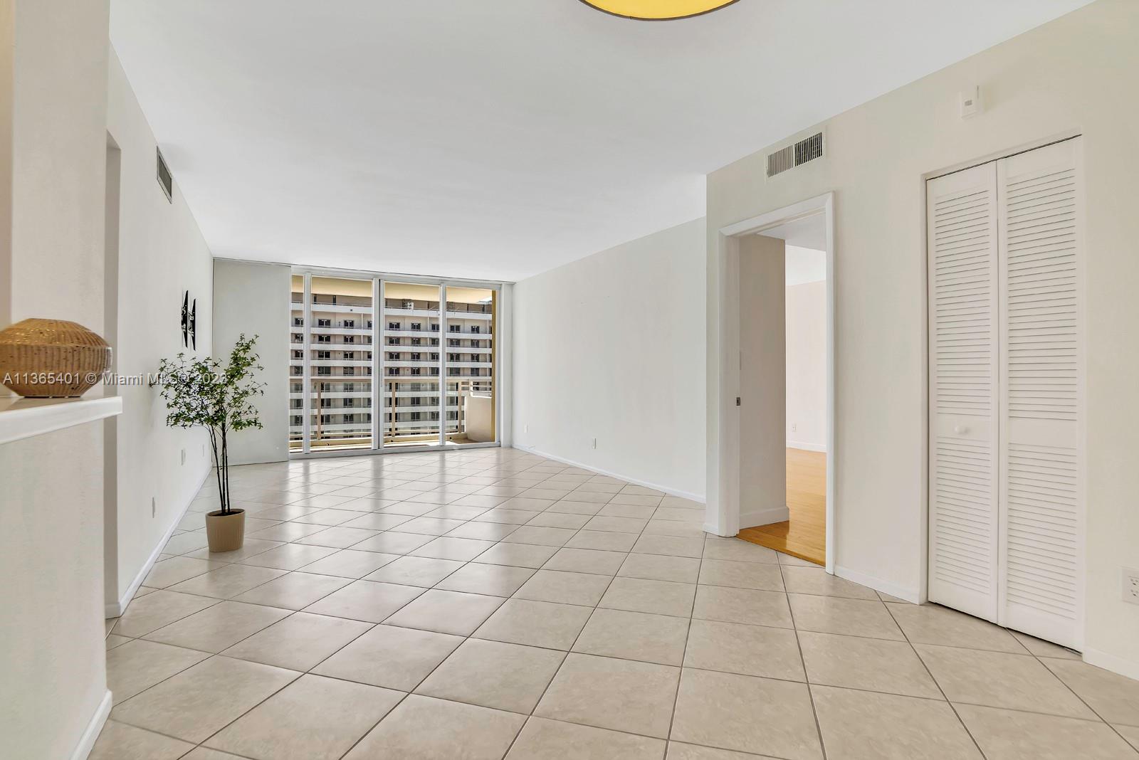 5600 CONDO - Residential